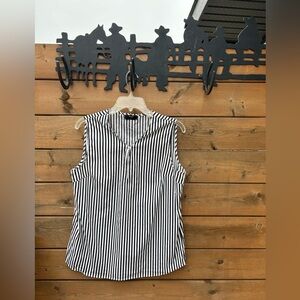 255.Tahari Women's White & Black Striped,Sleeveless, Blouse Top.